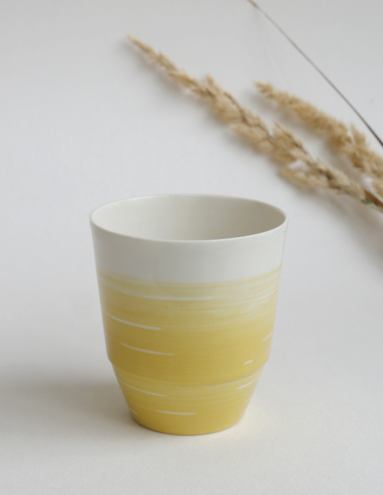 Colour Cup met aardbei ernaast